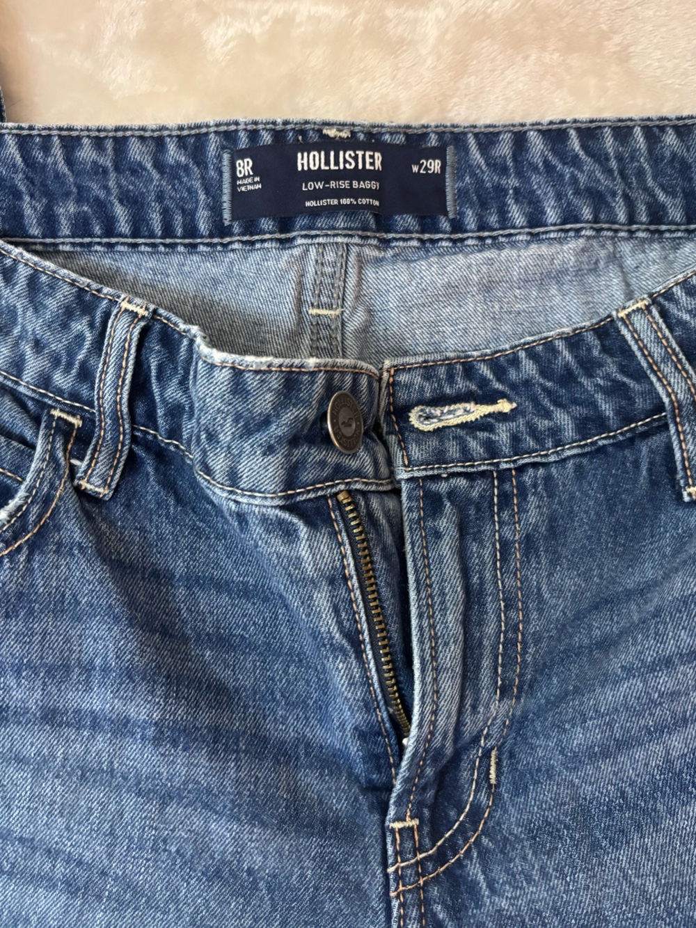 Hollister Low-Rise Medium Wash Baggy Jeans